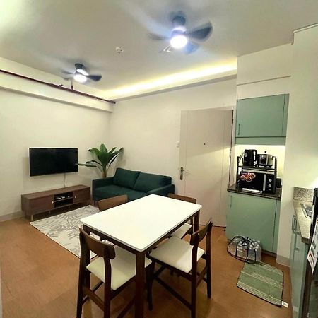 Bed and Breakfast Pioneer Woodlands à Mandaluyong Extérieur photo